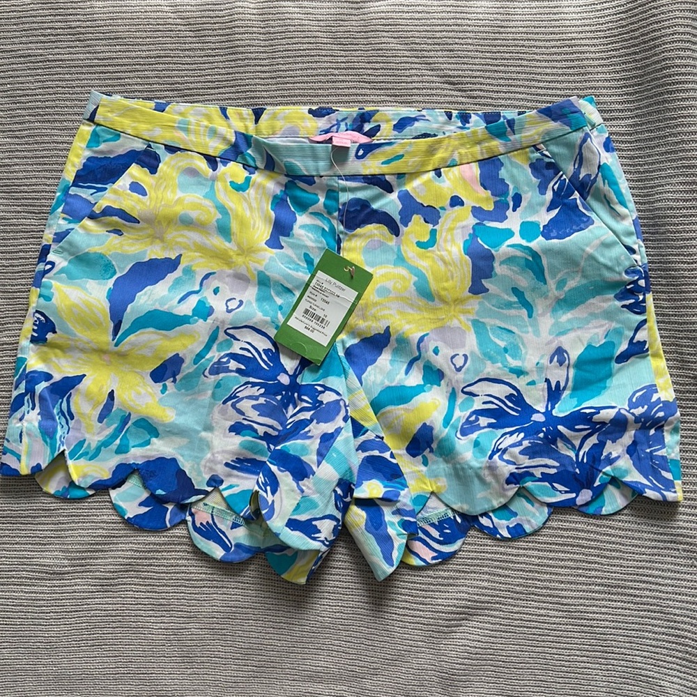 NWT Lilly Pulitzer magnolia shorts, 5 in inseam, size 10, smoke/pet free home.